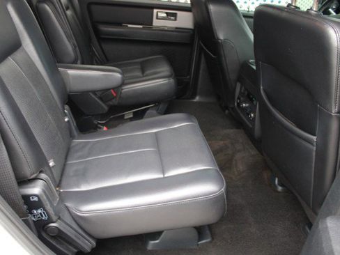 Used 2016 Ford Expedition XLT w/ Equipment Group 202A RWD image 12