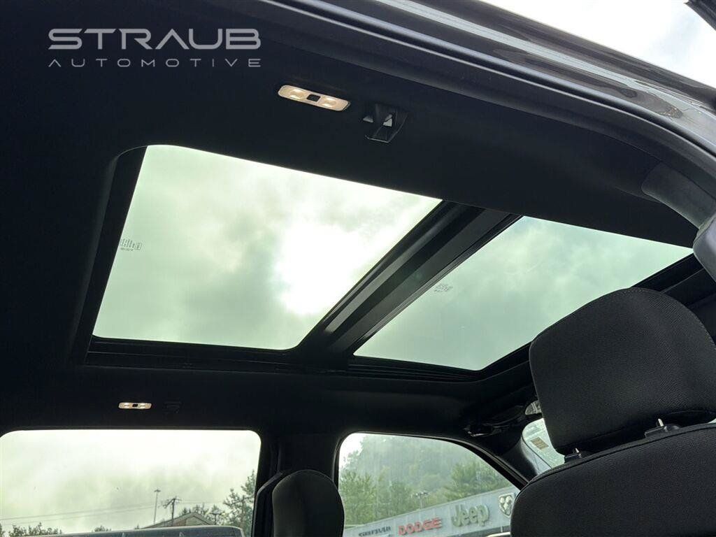 Used 2018 Ford F150 XLT w/ Equipment Group 302A Luxury AWD/4WD image 10