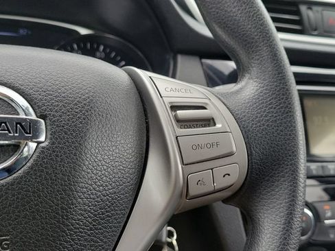 Used 2016 Nissan Rogue S FWD image 28