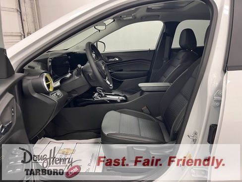New 2025 Chevrolet Trax LT w/ Sunroof Package image 27