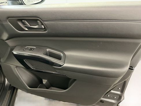 Used 2023 Nissan Pathfinder SV image 33