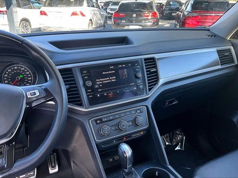 Used 2019 Volkswagen Atlas SE w/ Panoramic Sunroof Package image 6