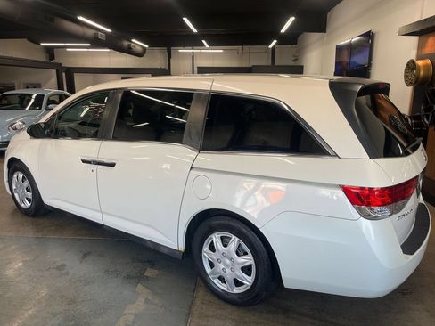 Used 2014 Honda Odyssey LX image 6