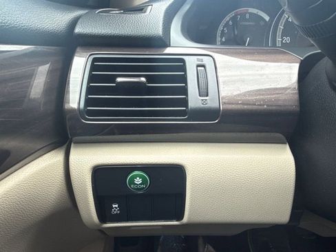 Used 2016 Honda Accord EX image 27