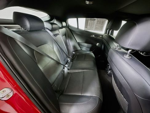 Used 2018 Kia Stinger GT1 image 11