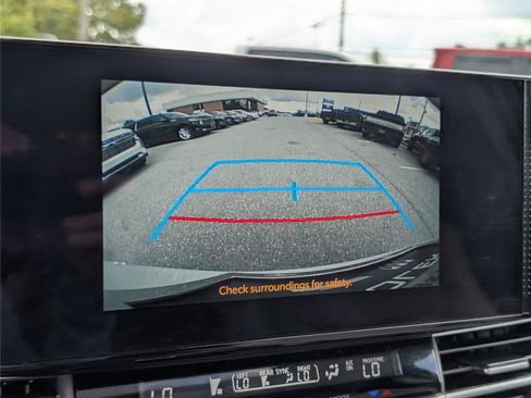 Used 2025 Toyota Sienna XLE AWD/4WD image 33