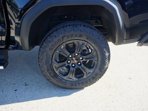 New 2025 GMC Canyon Elevation w/ Convenience Package image 12