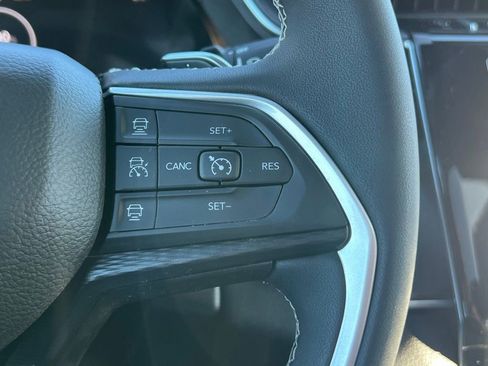 Used 2025 Jeep Grand Cherokee L Laredo w/ Trailer Tow Package AWD/4WD image 29