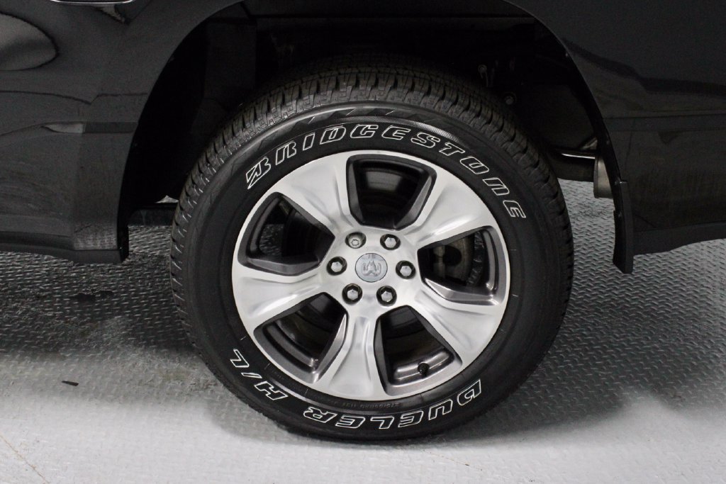 Used 2023 RAM 1500 Laramie AWD/4WD image 18