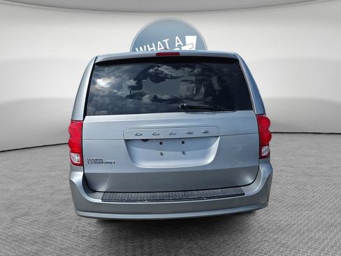 Used 2019 Dodge Grand Caravan SXT w/ Blacktop Package FWD image 5