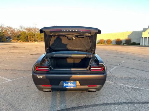 Used 2021 Dodge Challenger SXT image 29