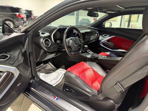 Used 2018 Chevrolet Camaro LT RWD image 12