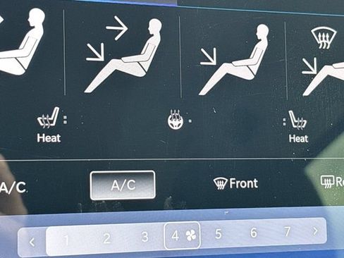 Used 2024 Chrysler Pacifica Touring-L FWD image 34