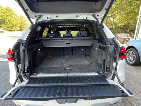 Used 2024 BMW X5 xDrive50e image 30