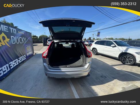 Used 2016 Volvo XC60 T5 Premier w/ Proximity Package FWD image 23