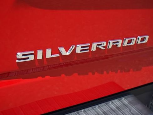 Used 2024 Chevrolet Silverado 1500 LT Trail Boss w/ Convenience Package II AWD/4WD image 18