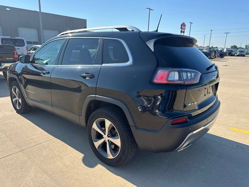 Used 2019 Jeep Cherokee Limited AWD/4WD image 7