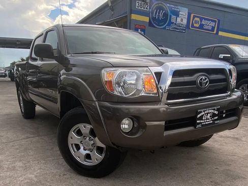 Used 2010 Toyota Tacoma PreRunner RWD image 1
