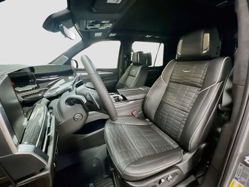 Used 2026 Cadillac Escalade V AWD/4WD image 5
