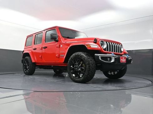 Used 2024 Jeep Wrangler Unlimited Sahara AWD/4WD image 30