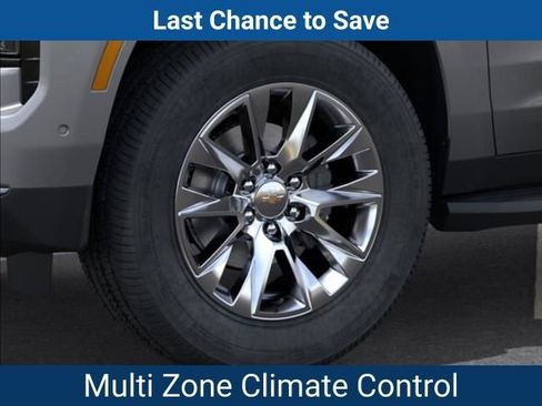 New 2025 Chevrolet Suburban Premier w/ Sun And Tow Package AWD/4WD image 10