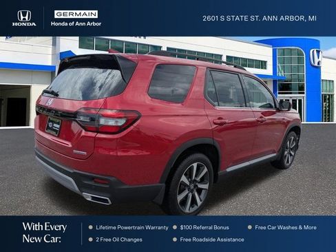 Used 2025 Honda Pilot Touring image 5