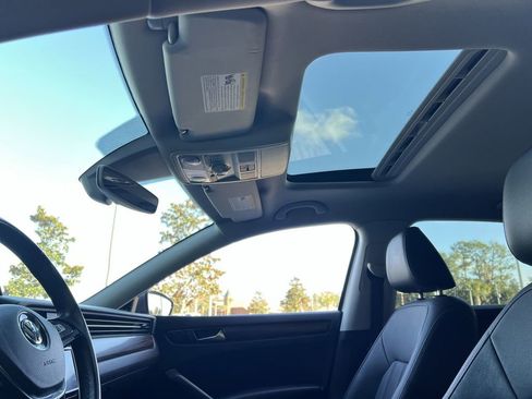 Used 2020 Volkswagen Passat 2.0T SEL image 23