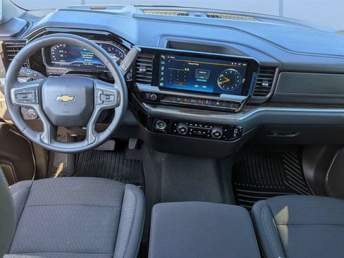 Used 2024 Chevrolet Silverado 1500 LT AWD/4WD image 16