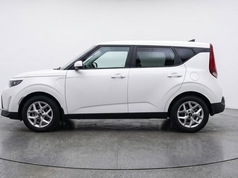 Used 2025 Kia Soul LX w/ LX Technology Package FWD image 5