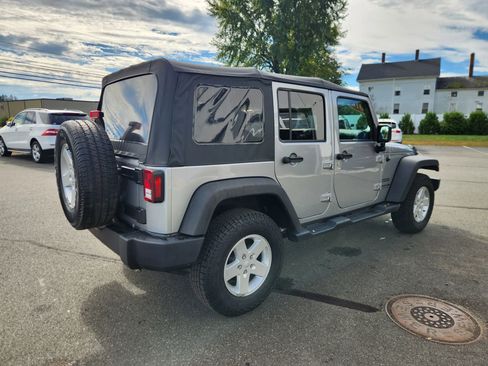 Used 2018 Jeep Wrangler Unlimited Sport S image 14