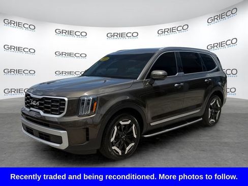Used 2024 Kia Telluride S AWD/4WD image 3