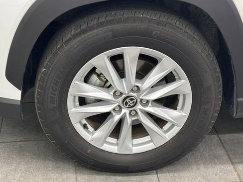 Used 2023 Toyota Corolla Cross LE image 6