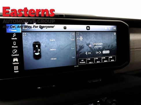 Used 2025 Jeep Wrangler Unlimited Sahara AWD/4WD image 19