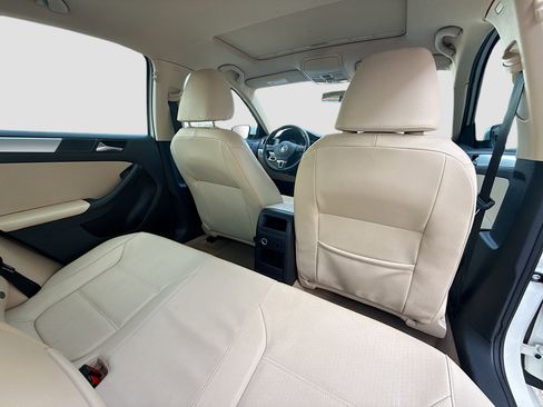 Used 2011 Volkswagen Jetta SEL image 29