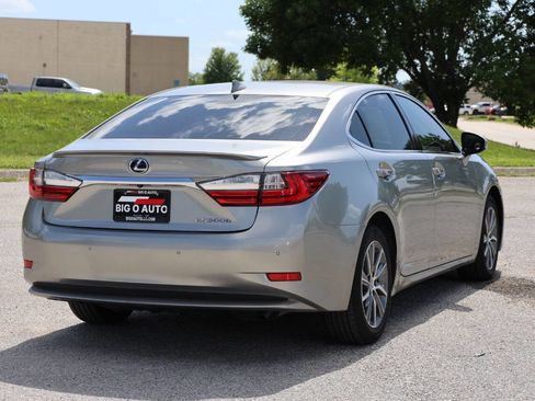 Used 2018 Lexus ES 300h w/ Navigation Package image 9