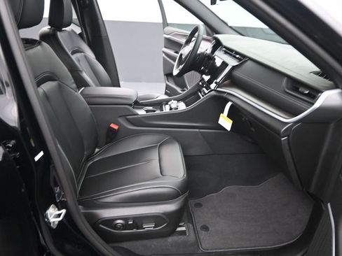 New 2026 Jeep Grand Cherokee Limited image 18