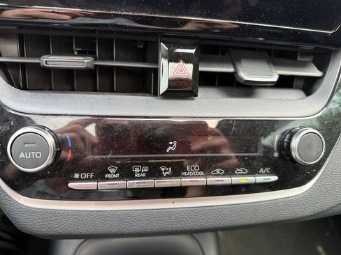 Used 2023 Toyota Corolla LE w/ LE Premium Package FWD image 11