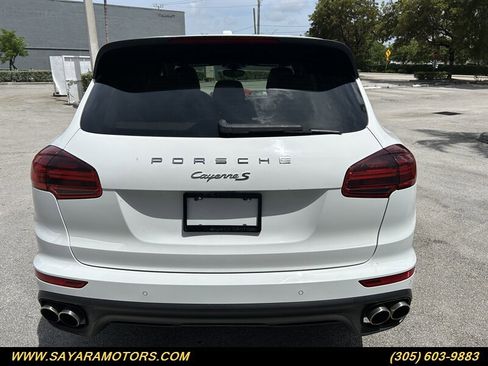 Used 2015 Porsche Cayenne S image 10