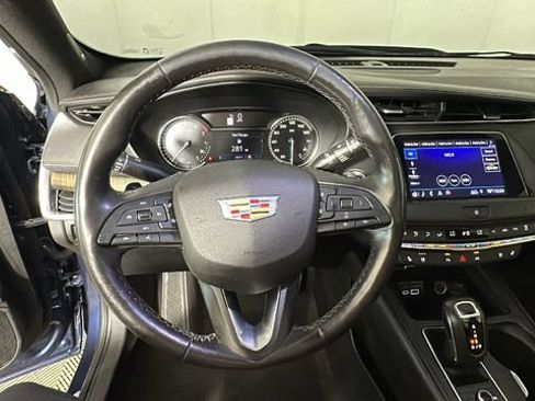 Used 2019 Cadillac XT4 Premium Luxury AWD/4WD image 14