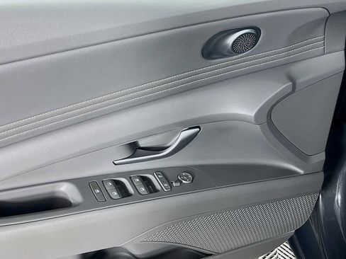 Certified 2023 Hyundai Elantra SEL w/ Convenience Package image 18