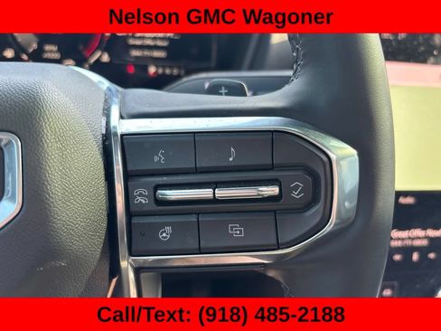 Used 2025 GMC Terrain Elevation w/ Elevation Premium Package AWD/4WD image 15