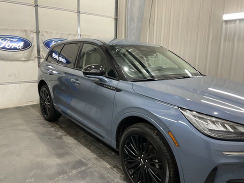 Used 2025 Lincoln Corsair Premiere w/ Equipment Group 101A image 4