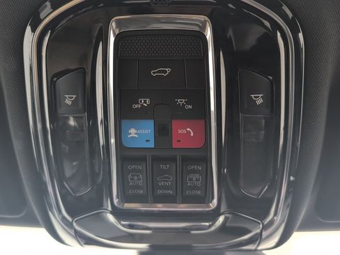 Used 2023 Jeep Grand Cherokee Overland image 74
