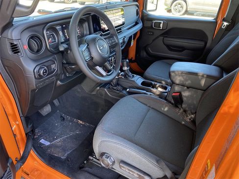 New 2025 Jeep Gladiator Rubicon w/ Convenience Group image 12