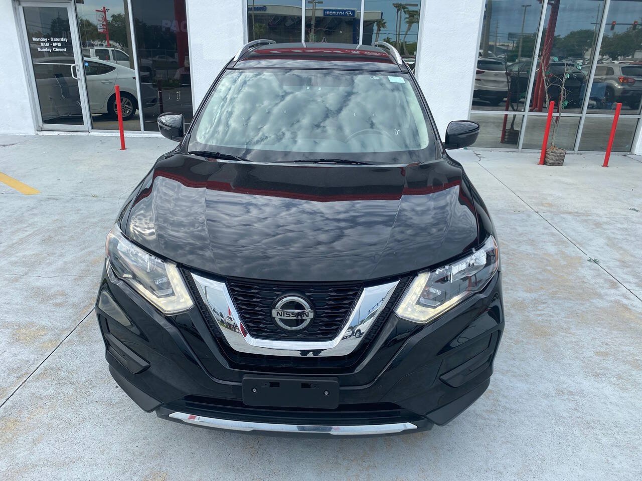 Used 2018 Nissan Rogue SV AWD/4WD image 7