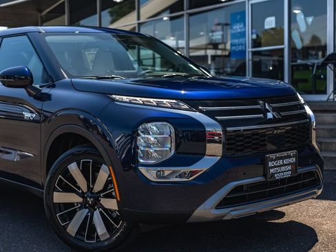 New 2026 Mitsubishi Outlander SE AWD/4WD image 3