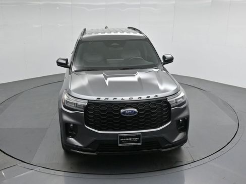 Used 2025 Ford Explorer ST-Line w/ ST-Line Street Pack image 38