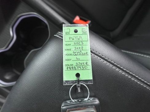 Used 2023 Jeep Grand Cherokee L Limited w/ Luxury Tech Group II image 33