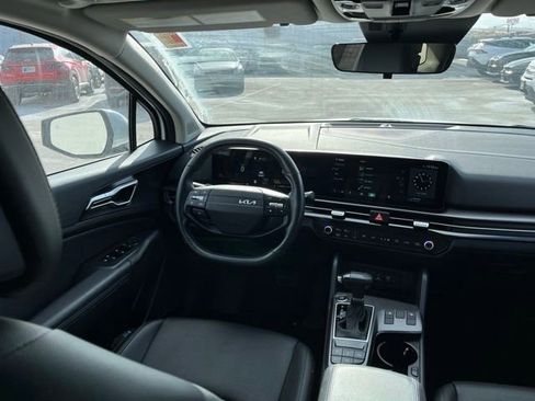 Certified 2026 Kia Sportage EX w/ EX Panorama Roof Package image 40