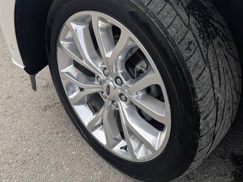 Used 2018 Ford Expedition Platinum AWD/4WD image 12